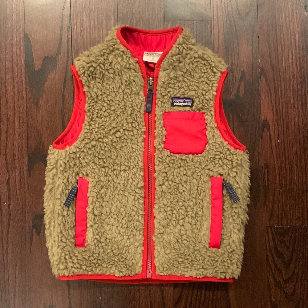 Patagonia fuzzy vest, size 3T